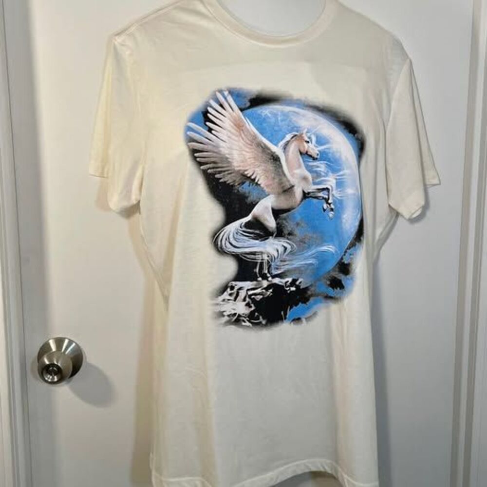 Mens Medium T-Shirt w/ Unicorn Graphics Design Forever 21